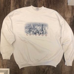 Men’s Large Chicago Skyline crewneck sweatshirt